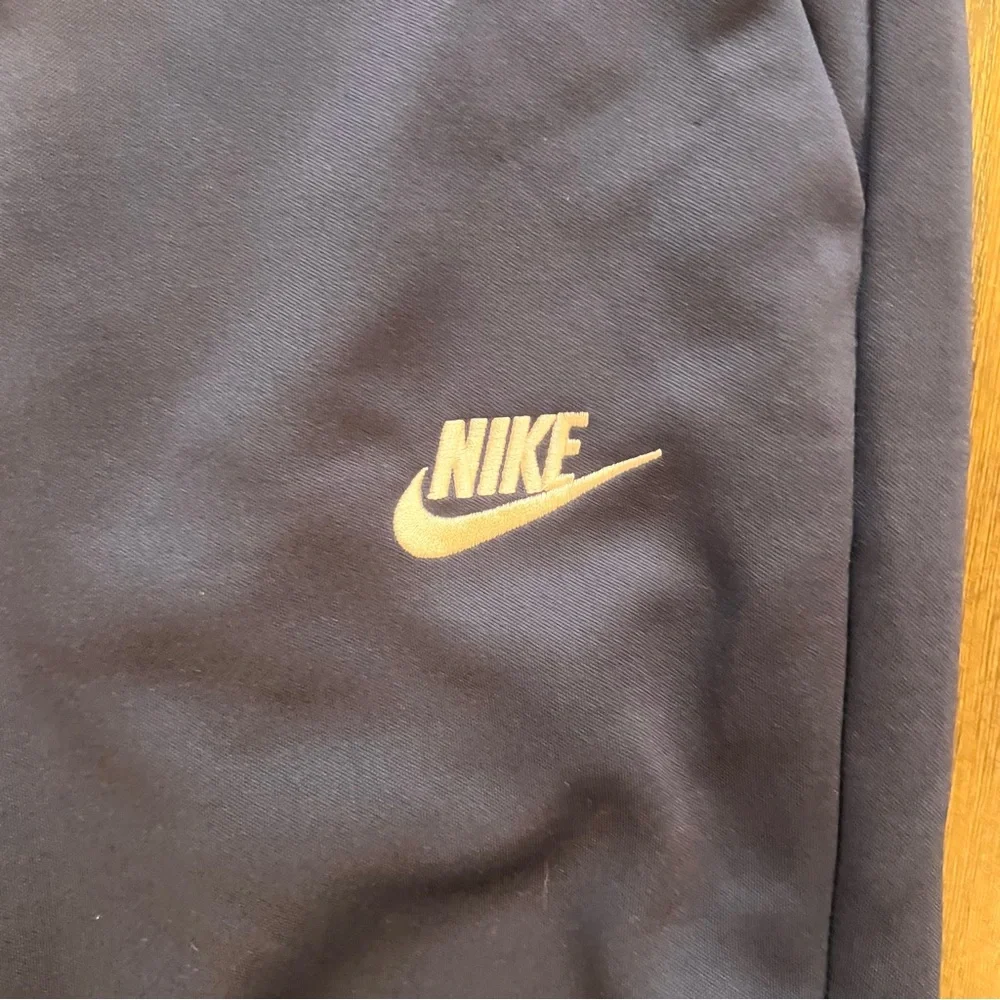 Nike women’s Navy Sweats/ Joggers Size Small